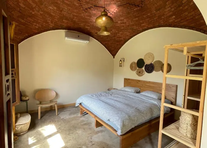 Mannam & Beautiful Garden Apartment *